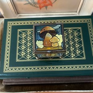 Vintage mushroom trinket box